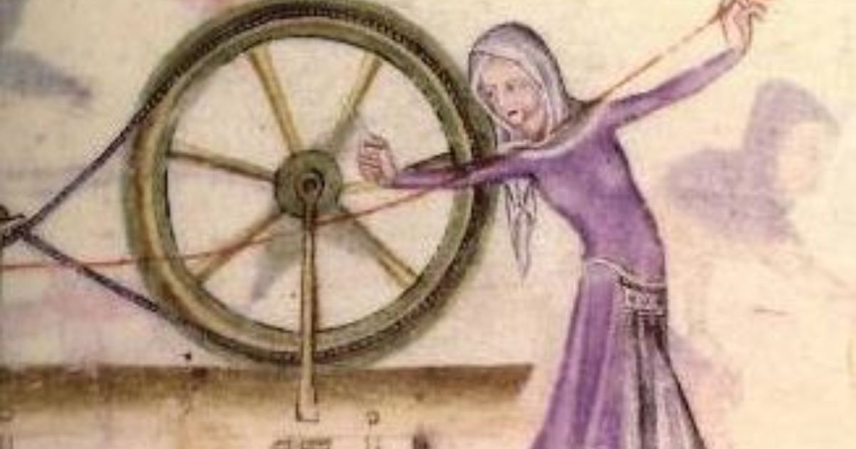 Using the Spinning Wheel for Medieval Dynasty